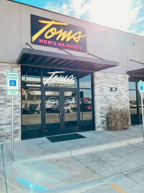 Toms Men's Haircuts of Midtown Tulsa — Barber shop in Tulsa